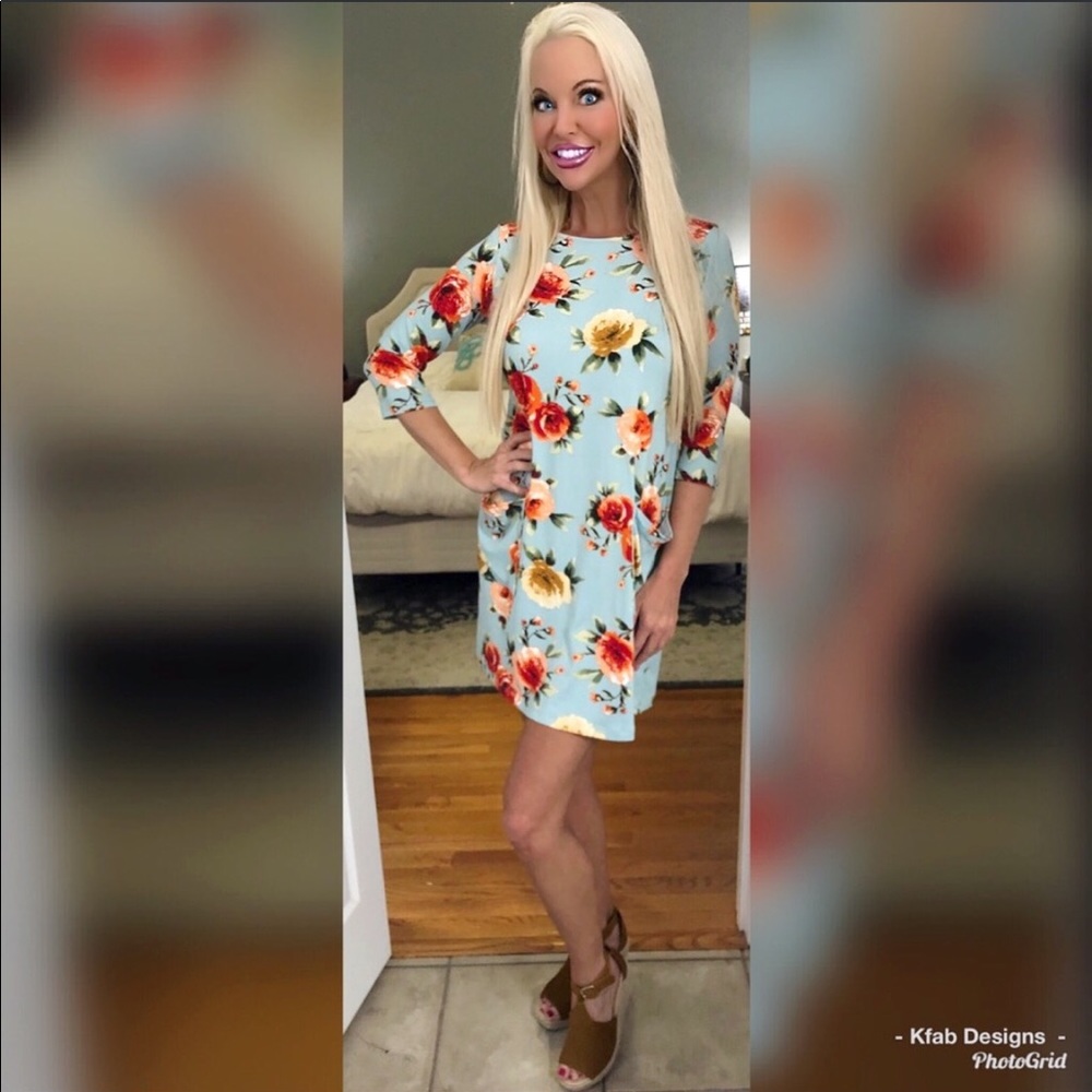 🥰LAST 1! Pale Blue Floral Pocket Tunic Dress! - Picture 1 of 3